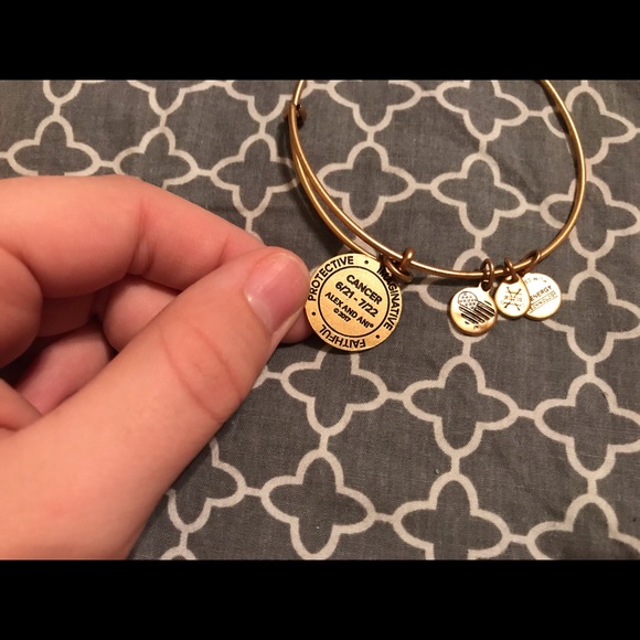 Bangle bracelets - Picture 2 of 5
